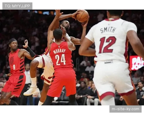 太阳进攻哑火仅得77分 主场不敌开拓者遭败绩