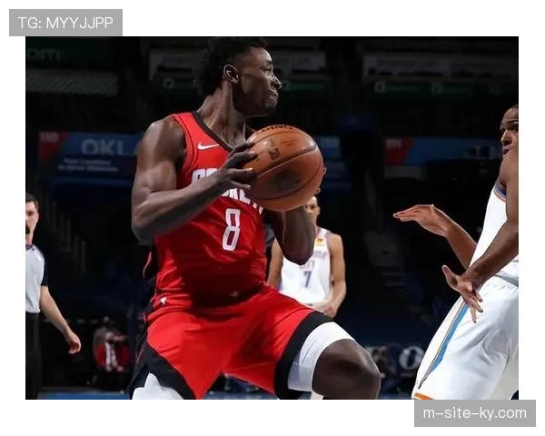 火箭收官战泰特重新获启用 防守处理球能力符合季后赛需求 火箭收官战泰特重新获启用 防守处理球能力符合季后赛需求